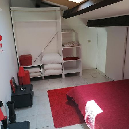Appartement Meuble A Villeneuve Les Maguelone Exteriör bild